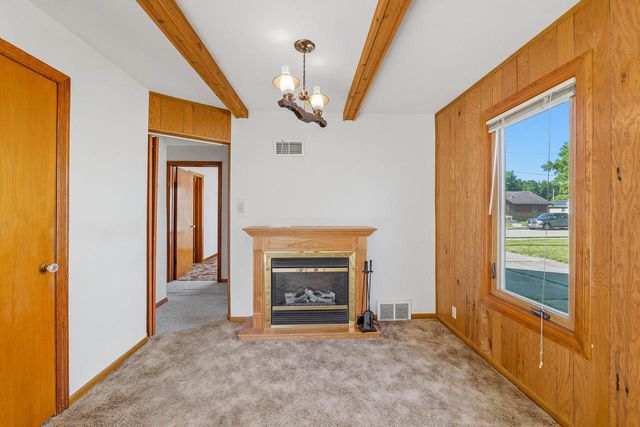 643 Grand AVENUE, Random Lake, WI 53075