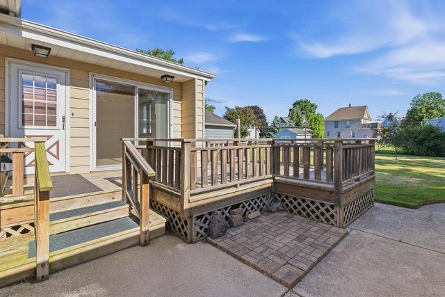 643 Grand AVENUE, Random Lake, WI 53075
