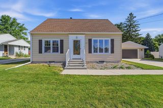 643 Grand AVENUE, Random Lake, WI 53075