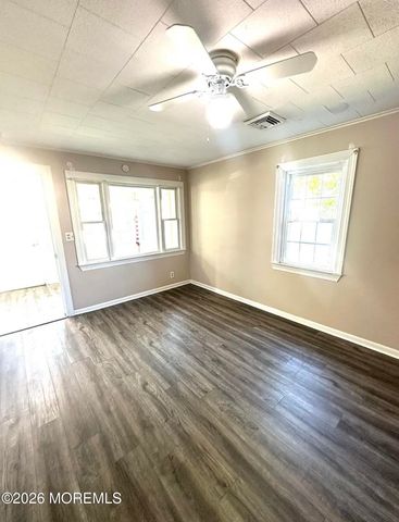 14 Manning Place, Keansburg, NJ 07734