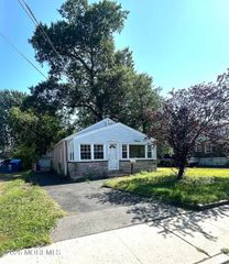 14 Manning Place, Keansburg, NJ 07734