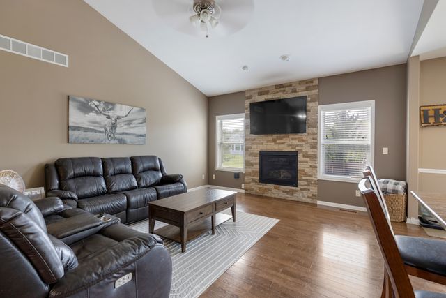 1303 Secretariat Drive, Genoa, IL 60135