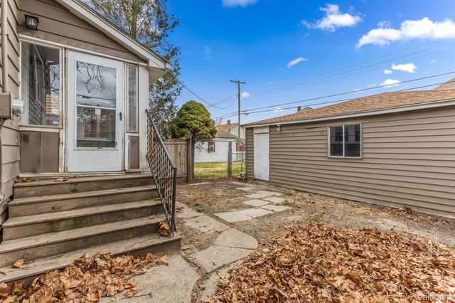 63 ELM Street, River Rouge, MI 48218