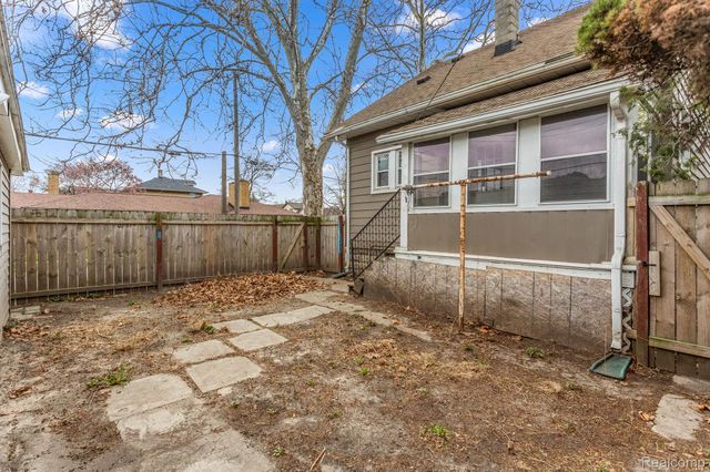 63 ELM Street, River Rouge, MI 48218