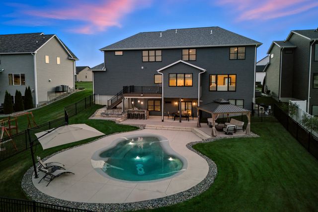 5765 Pigeon Creek Road, Bettendorf, IA 52722