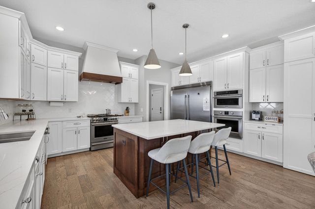 5765 Pigeon Creek Road, Bettendorf, IA 52722