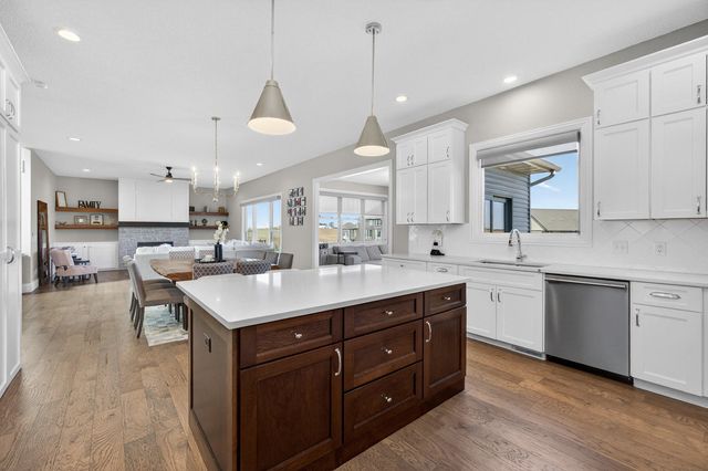 5765 Pigeon Creek Road, Bettendorf, IA 52722