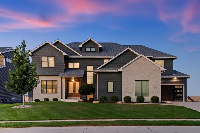 5765 Pigeon Creek Road, Bettendorf, IA 52722