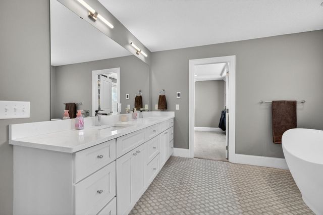 5765 Pigeon Creek Road, Bettendorf, IA 52722