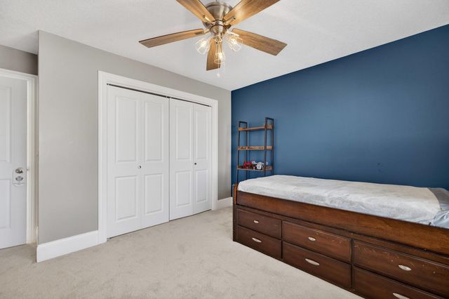5765 Pigeon Creek Road, Bettendorf, IA 52722