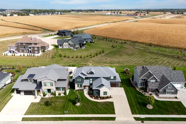 5765 Pigeon Creek Road, Bettendorf, IA 52722