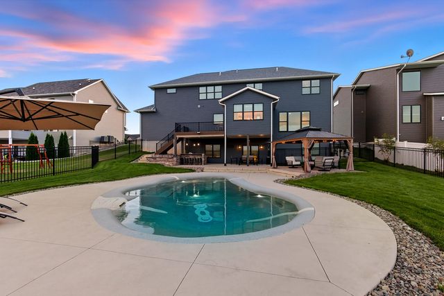 5765 Pigeon Creek Road, Bettendorf, IA 52722