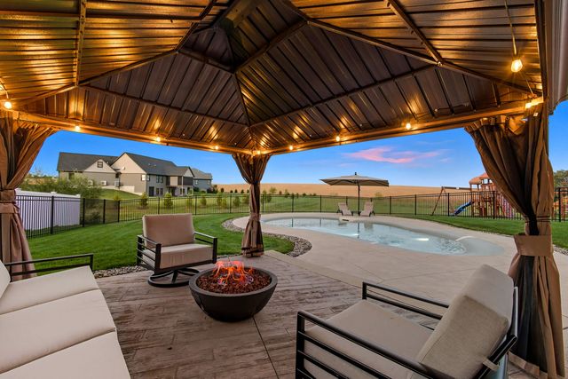 5765 Pigeon Creek Road, Bettendorf, IA 52722
