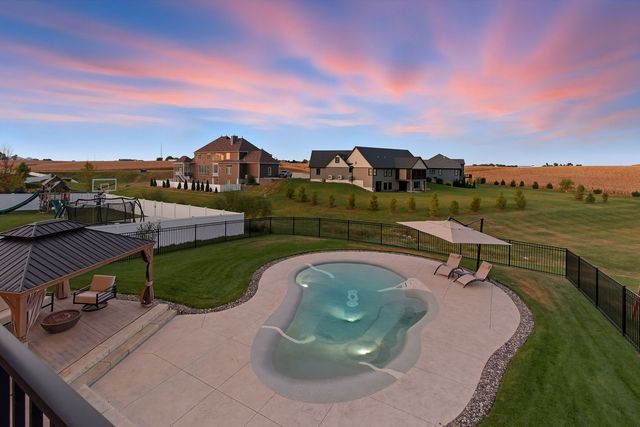 5765 Pigeon Creek Road, Bettendorf, IA 52722