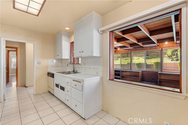 5218 Veronica St, Los Angeles, CA 90008