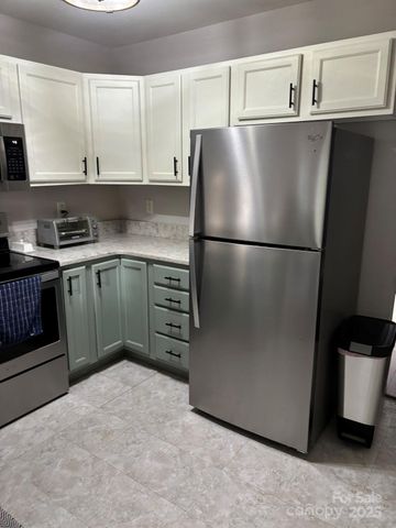 93 Stafford Court, Fletcher, NC 28732