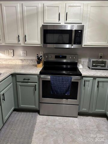 93 Stafford Court, Fletcher, NC 28732