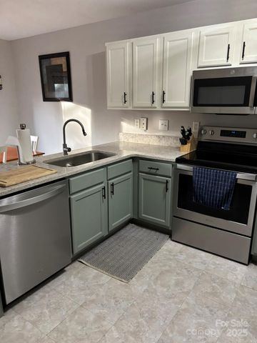 93 Stafford Court, Fletcher, NC 28732