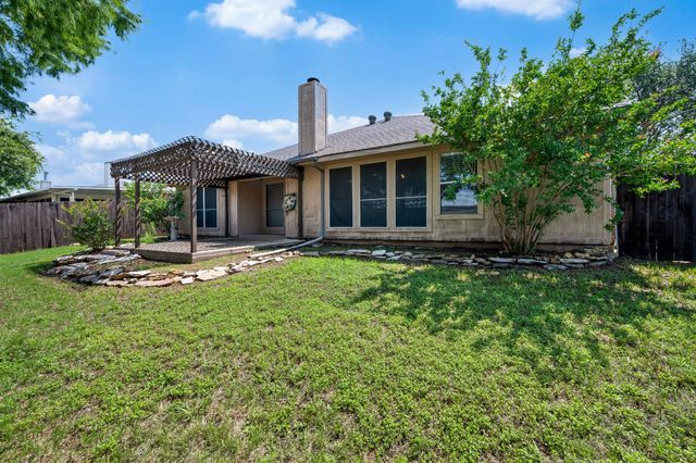 8117 Jolie Drive, Fort Worth, TX 76137