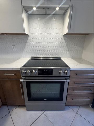 5312 HUNTINGWOOD COURT 39, Sarasota, FL 34235
