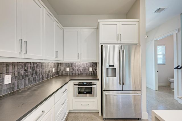 918 Cardinal LN A, Austin, TX 78704