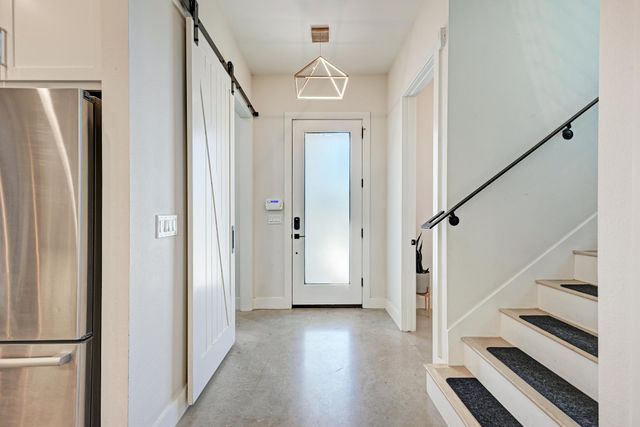 918 Cardinal LN A, Austin, TX 78704