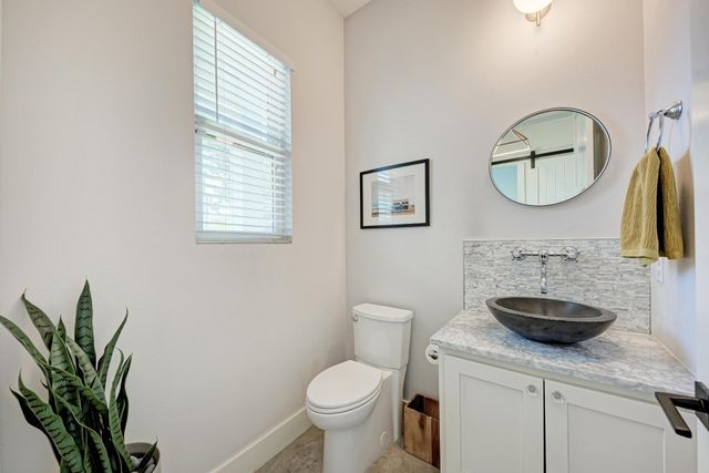 918 Cardinal LN A, Austin, TX 78704