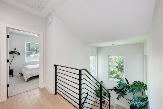 918 Cardinal LN A, Austin, TX 78704