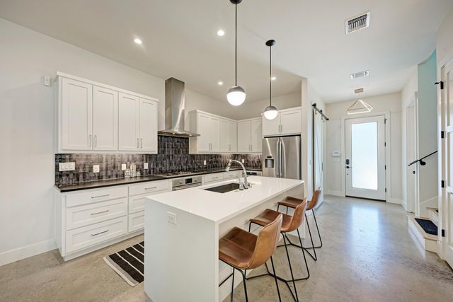 918 Cardinal LN A, Austin, TX 78704
