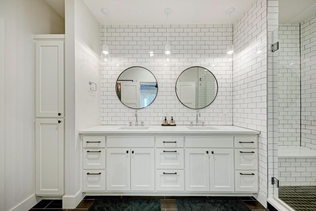918 Cardinal LN A, Austin, TX 78704