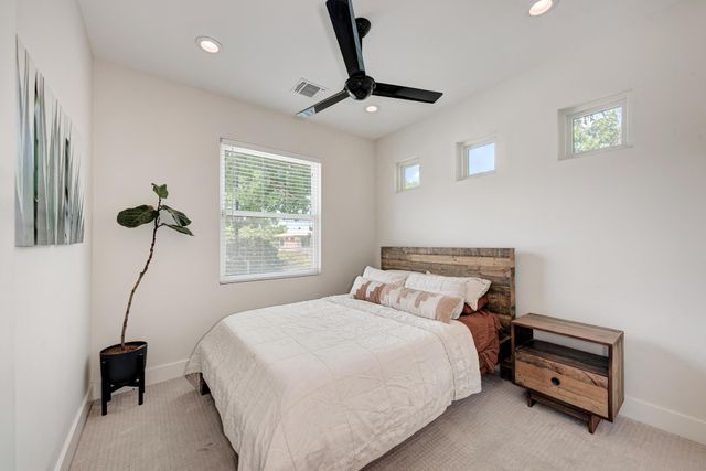 918 Cardinal LN A, Austin, TX 78704