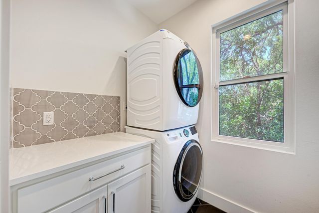 918 Cardinal LN A, Austin, TX 78704