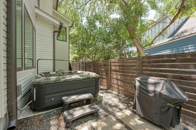 918 Cardinal LN A, Austin, TX 78704
