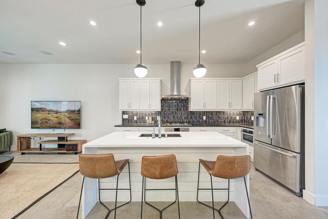 918 Cardinal LN A, Austin, TX 78704