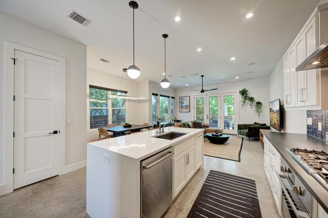 918 Cardinal LN A, Austin, TX 78704