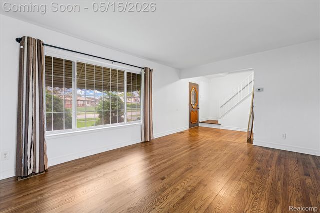 29687 Boewe Drive, Warren, MI 48092