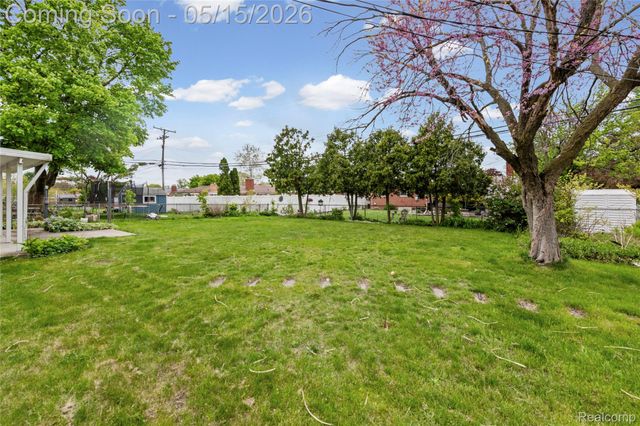 29687 Boewe Drive, Warren, MI 48092