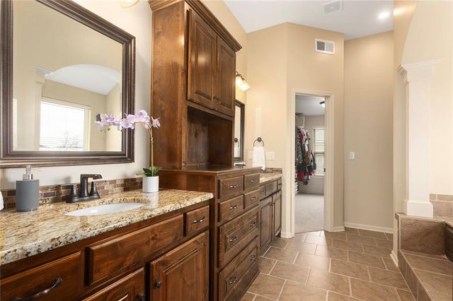 10205 NE 103rd Street, Kansas City, MO 64157