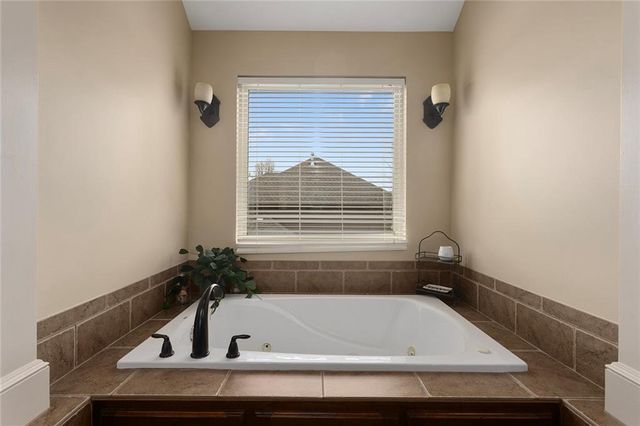 10205 NE 103rd Street, Kansas City, MO 64157