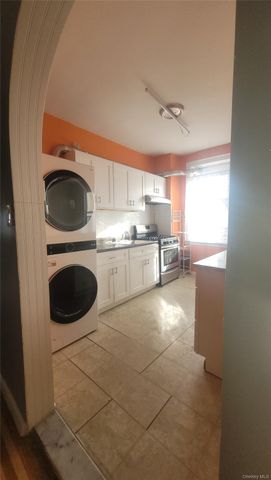 2924 Yates Avenue, Bronx, NY 10469