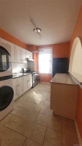 2924 Yates Avenue, Bronx, NY 10469