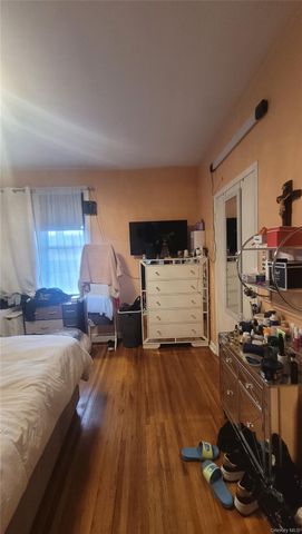 2924 Yates Avenue, Bronx, NY 10469