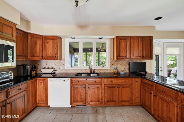 4341 Tamworth Road, Sylvania, OH 43560