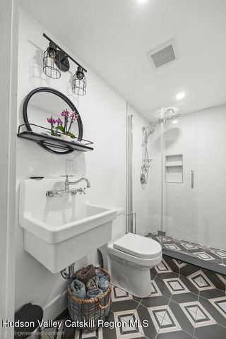 33 Broad Street, Kinderhook, NY 12106