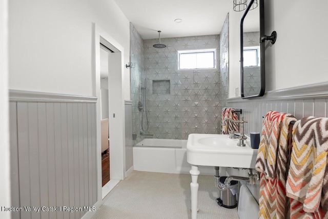 33 Broad Street, Kinderhook, NY 12106