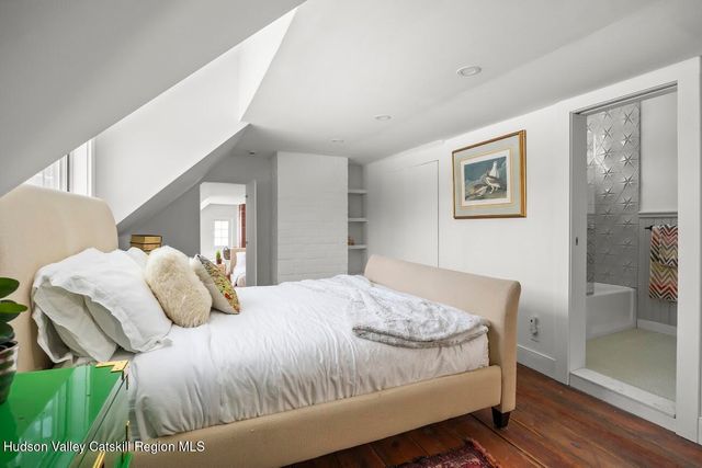 33 Broad Street, Kinderhook, NY 12106