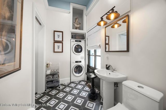 33 Broad Street, Kinderhook, NY 12106