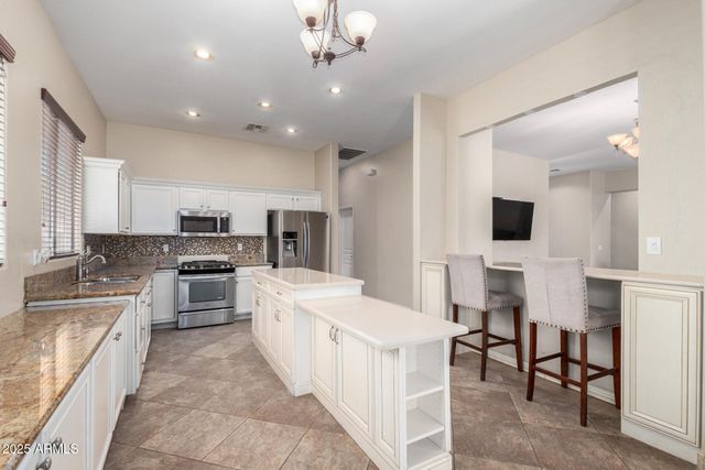 18174 W WIND SONG Avenue, Goodyear, AZ 85338