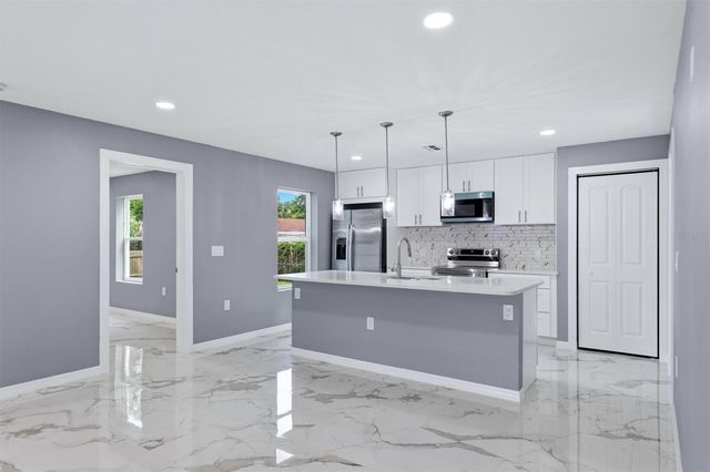 1615 31ST AVENUE E, Bradenton, FL 34208