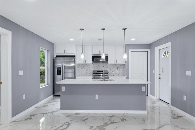 1615 31ST AVENUE E, Bradenton, FL 34208